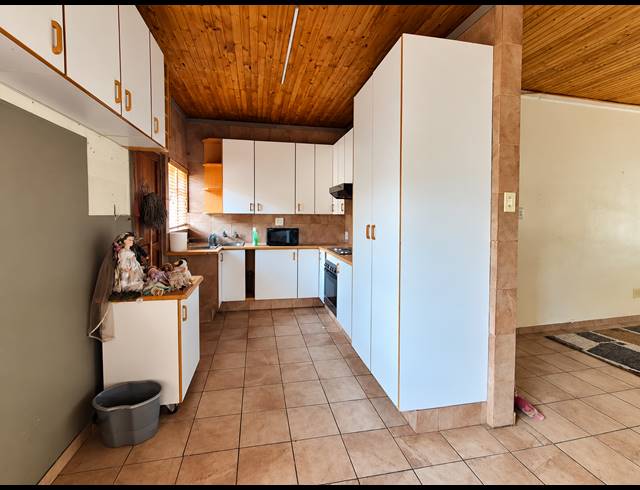 3 BEDROOM HOUSE FOR SALE IN THREE RIVERS